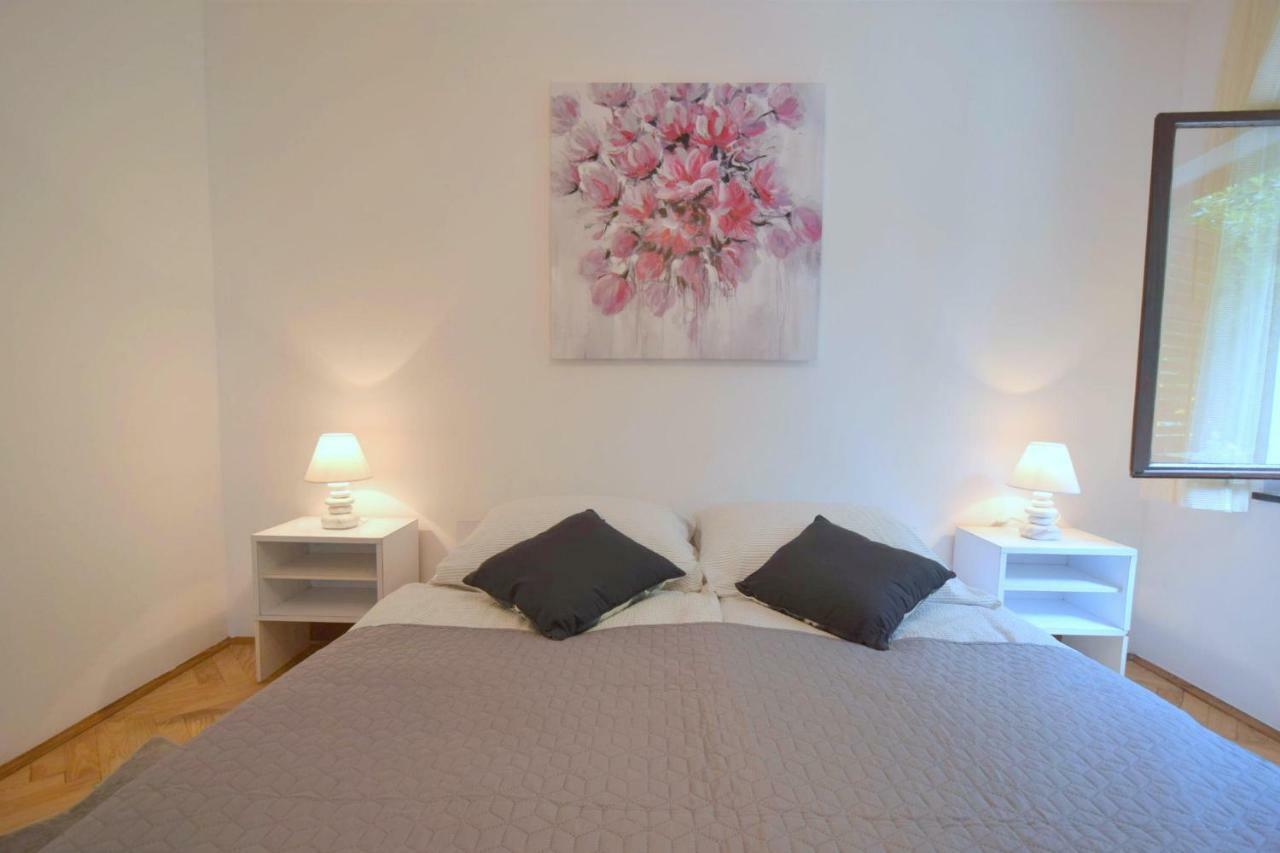מאלינסקה Apartments Jadanec מראה חיצוני תמונה