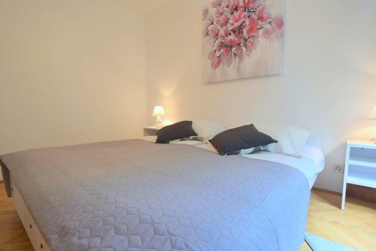 מאלינסקה Apartments Jadanec מראה חיצוני תמונה