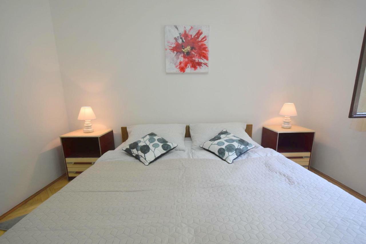 מאלינסקה Apartments Jadanec מראה חיצוני תמונה