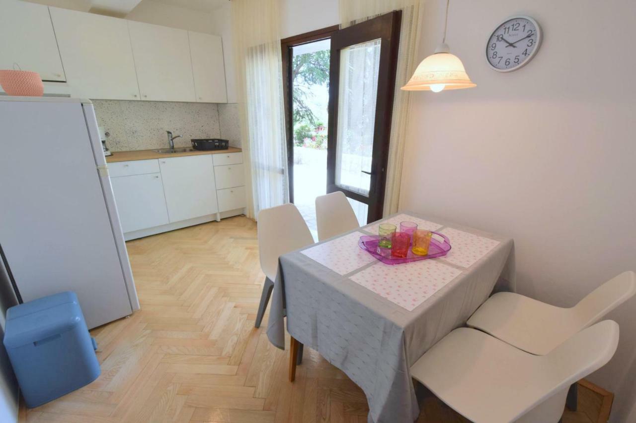 מאלינסקה Apartments Jadanec מראה חיצוני תמונה