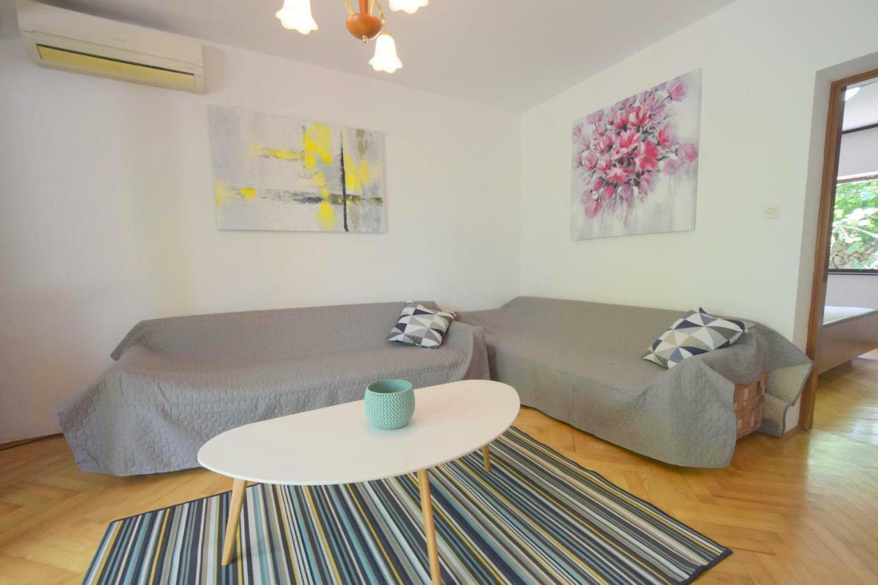 מאלינסקה Apartments Jadanec מראה חיצוני תמונה