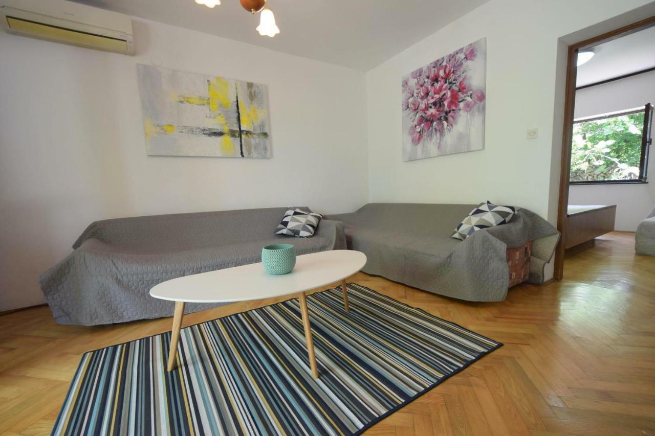 מאלינסקה Apartments Jadanec מראה חיצוני תמונה