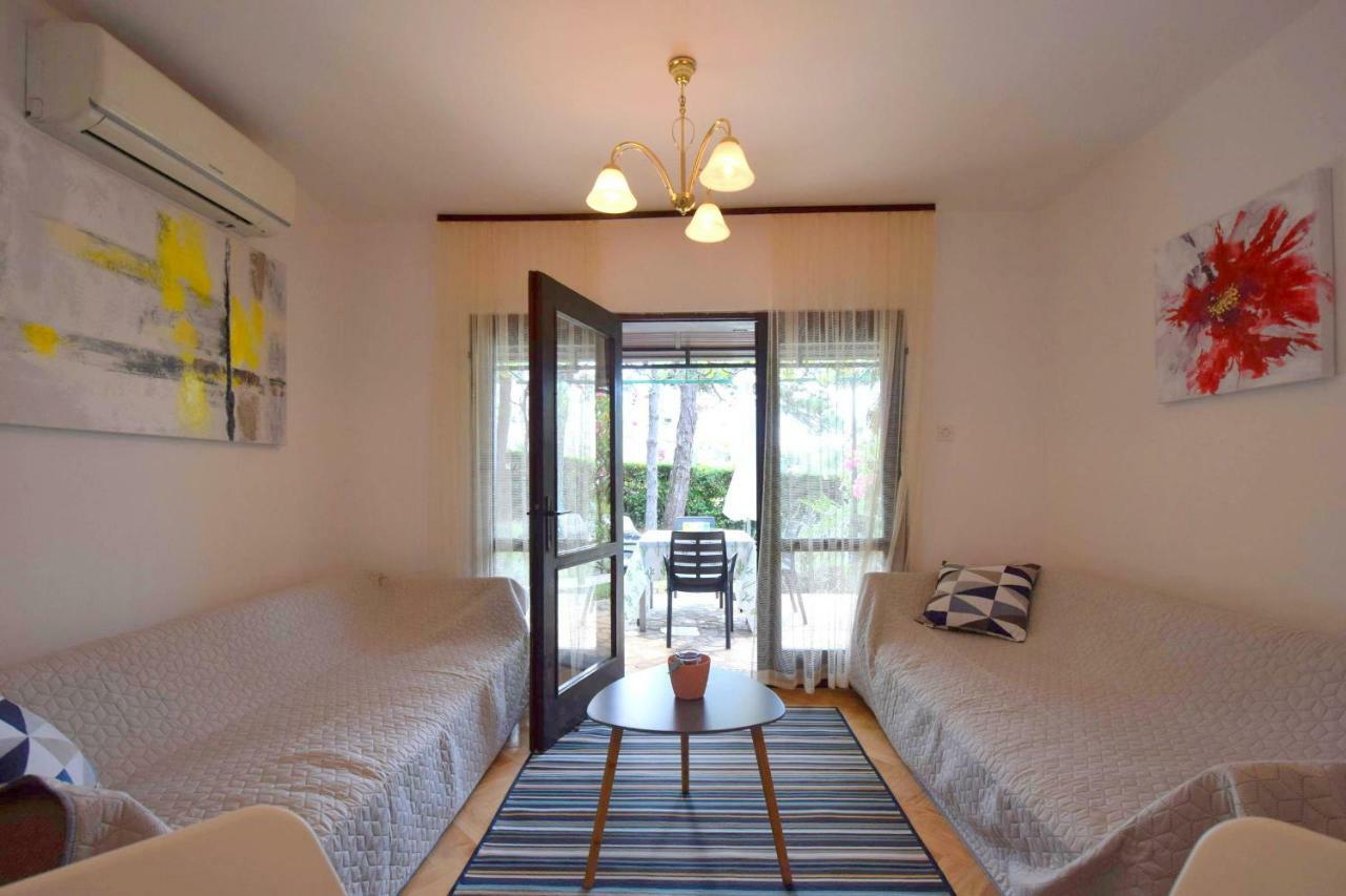 מאלינסקה Apartments Jadanec מראה חיצוני תמונה